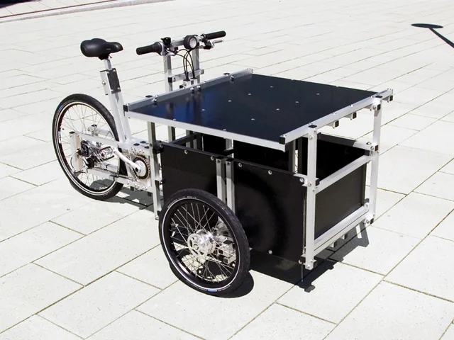 XYZ CARGO TRIKE + table module, with optional roof